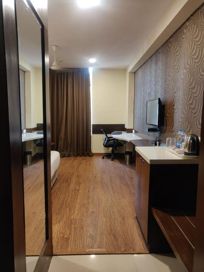Hotel Casaya Inn Chinhat エクステリア 写真