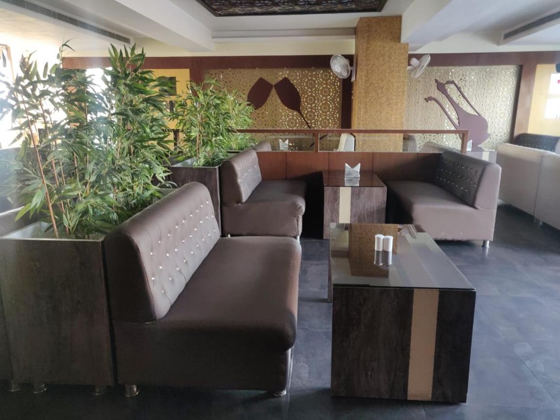 Hotel Casaya Inn Chinhat エクステリア 写真