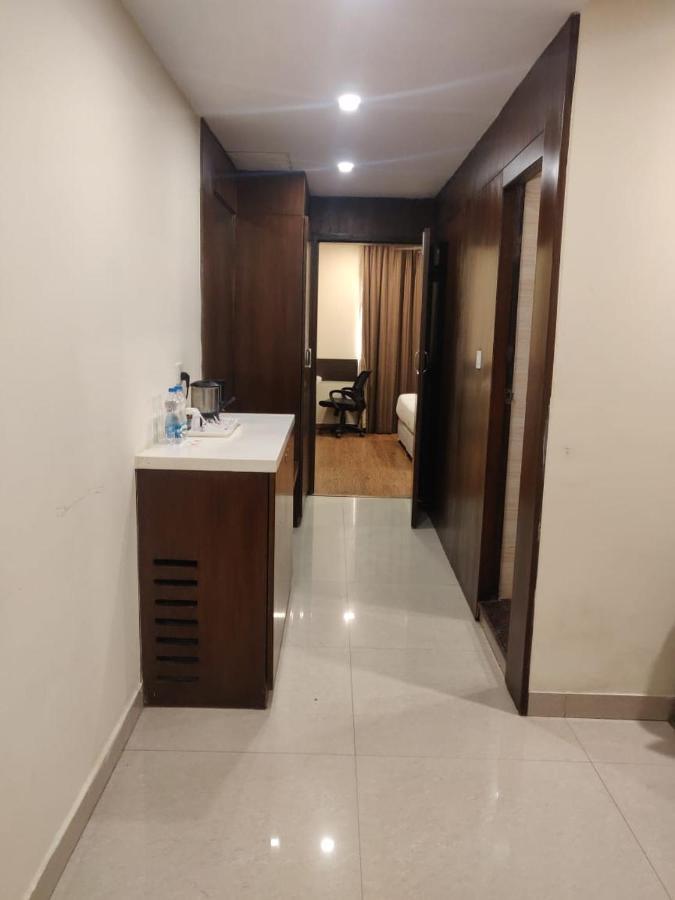 Hotel Casaya Inn Chinhat エクステリア 写真