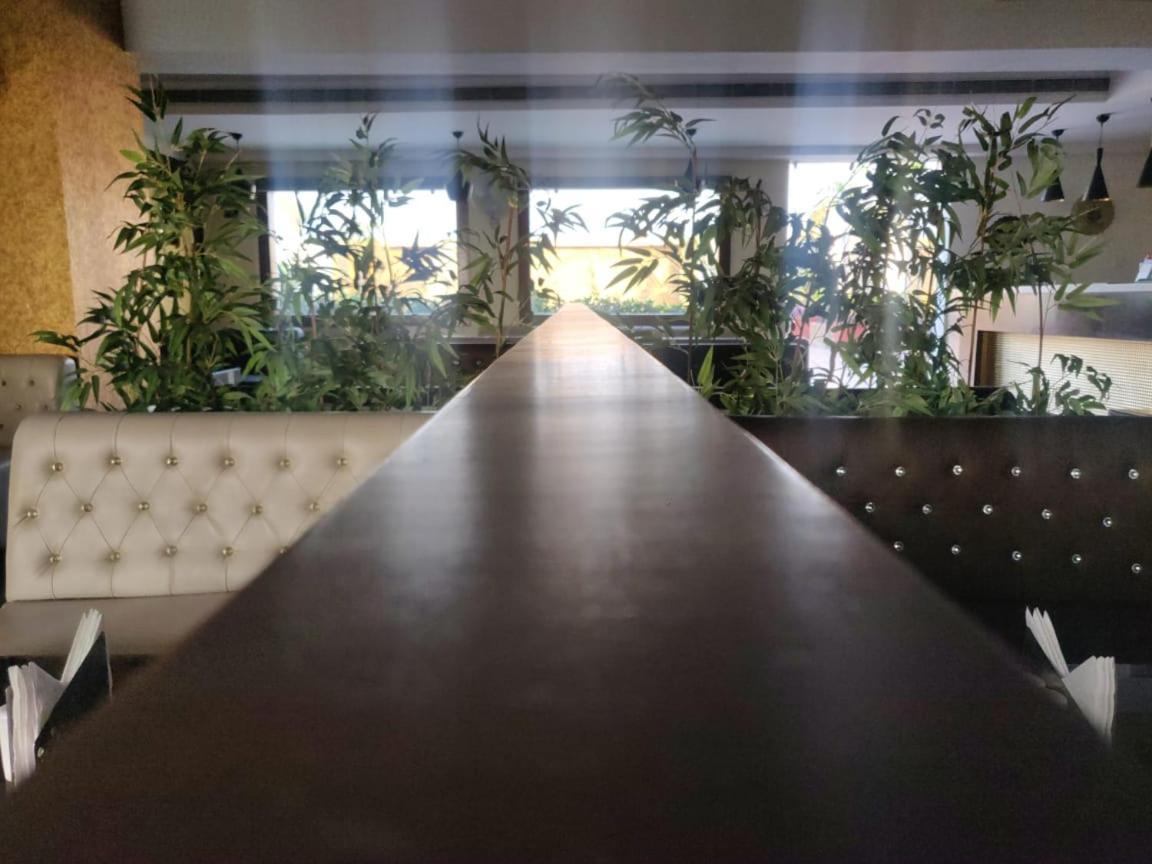 Hotel Casaya Inn Chinhat エクステリア 写真