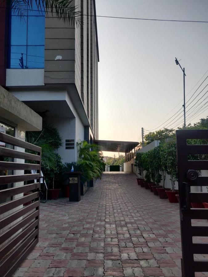 Hotel Casaya Inn Chinhat エクステリア 写真
