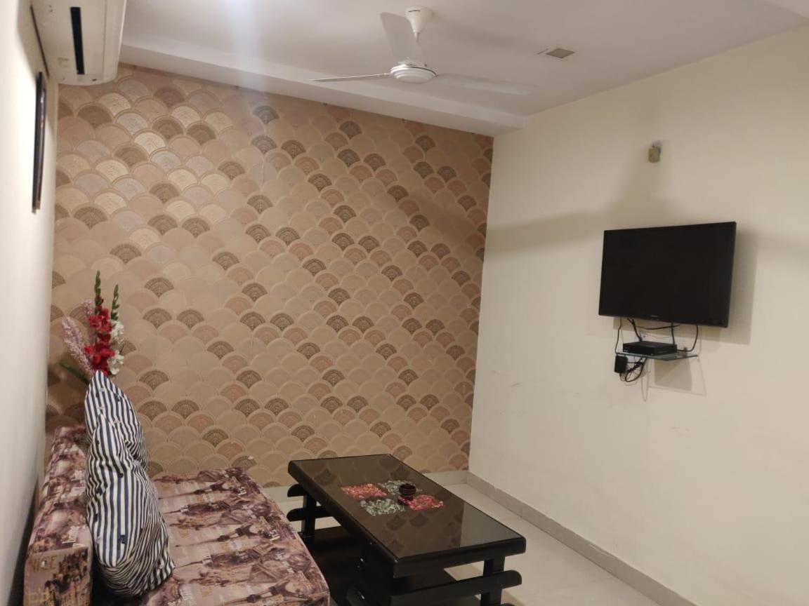 Hotel Casaya Inn Chinhat エクステリア 写真