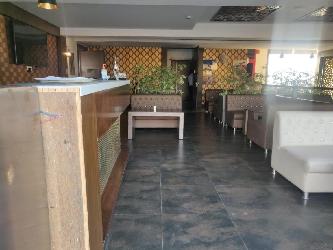 Hotel Casaya Inn Chinhat エクステリア 写真