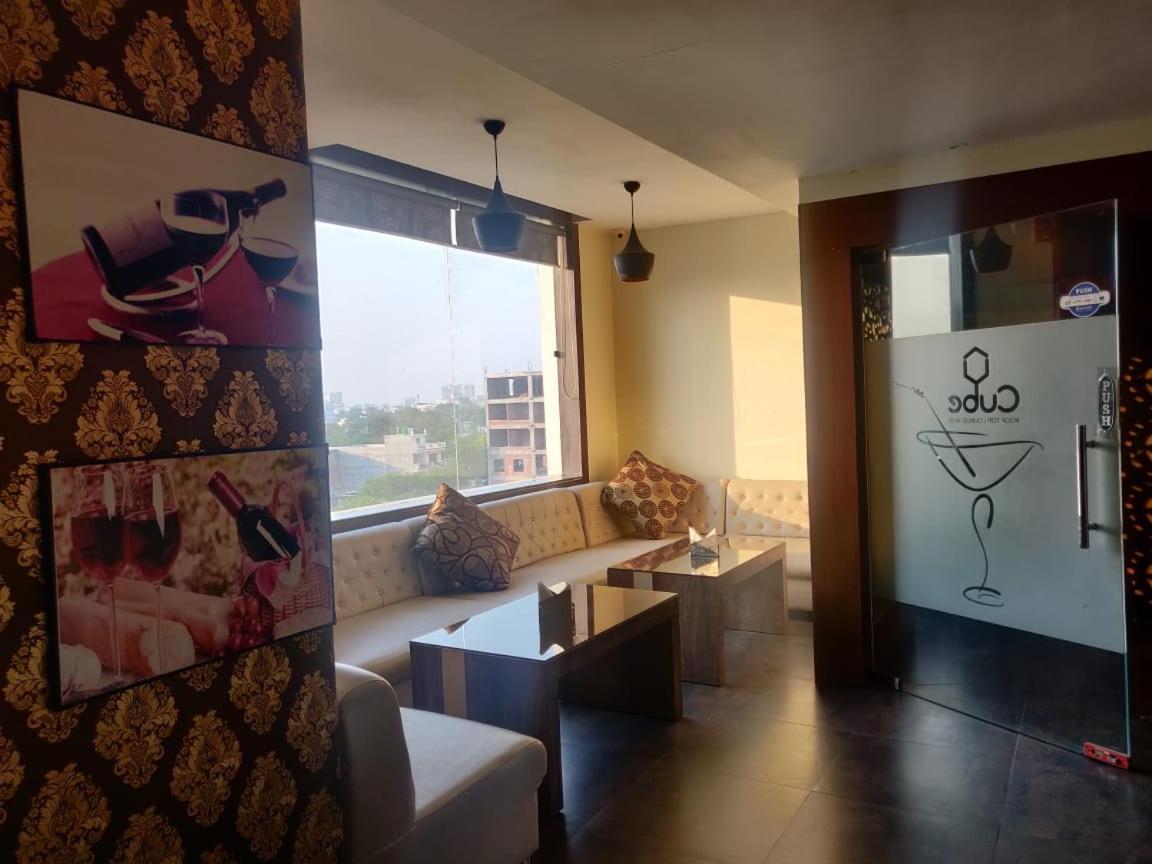 Hotel Casaya Inn Chinhat エクステリア 写真