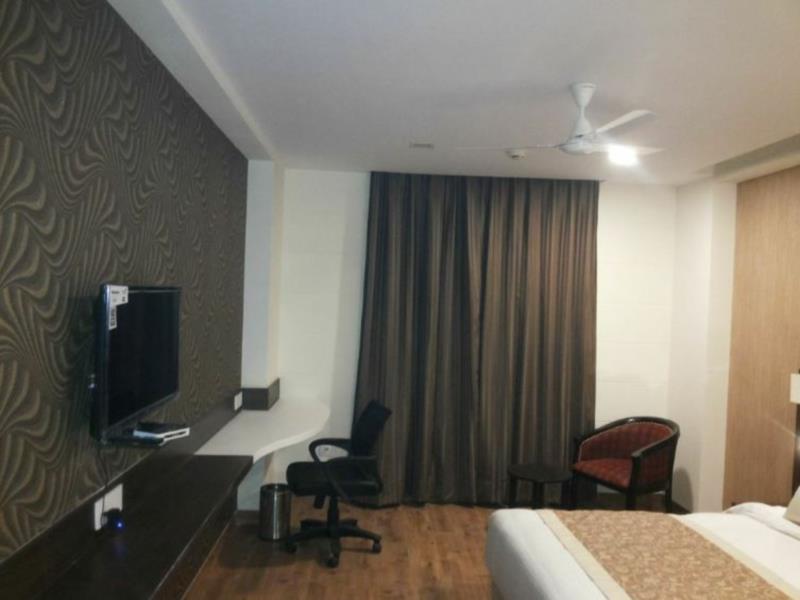 Hotel Casaya Inn Chinhat エクステリア 写真