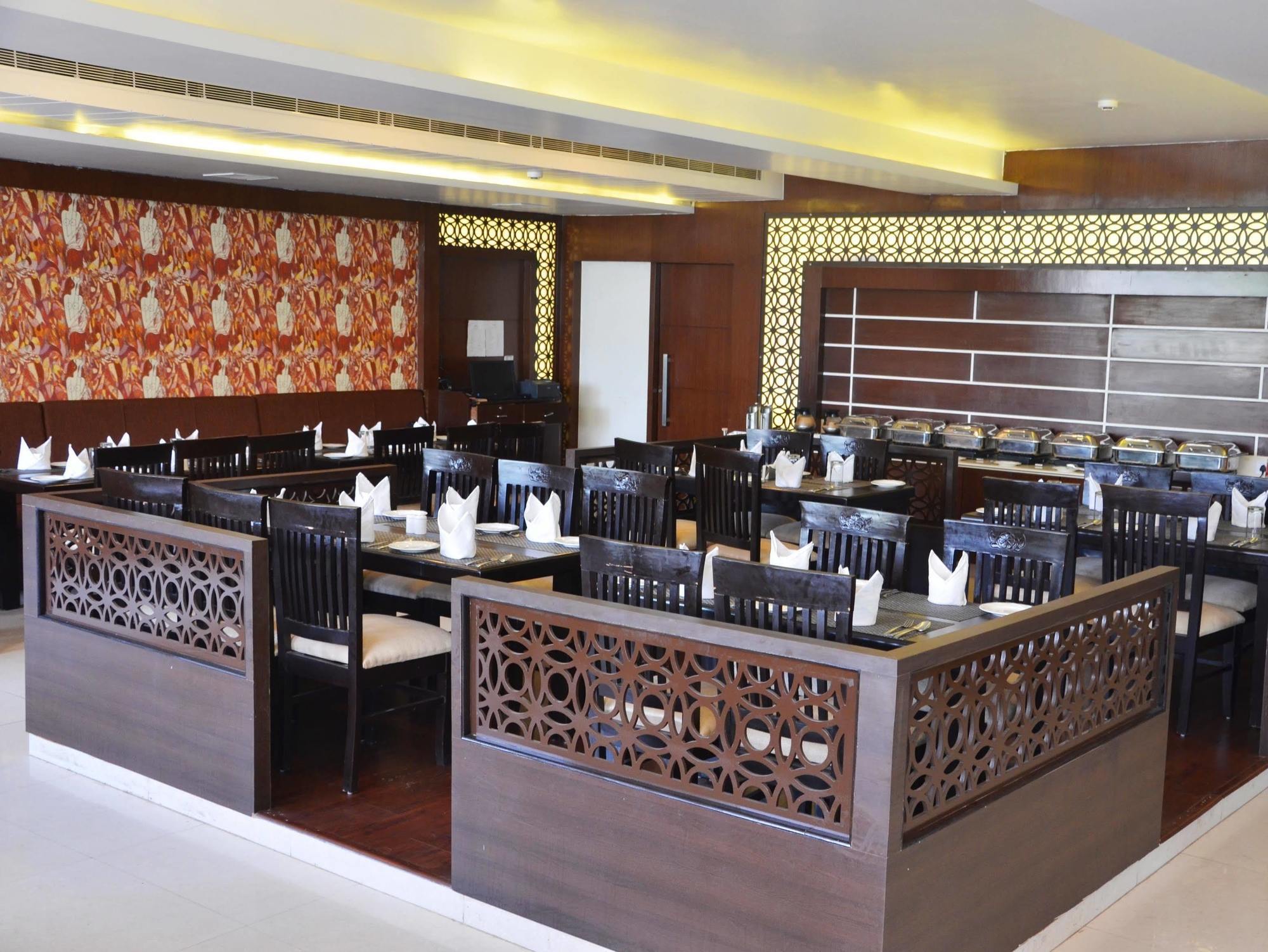Hotel Casaya Inn Chinhat エクステリア 写真