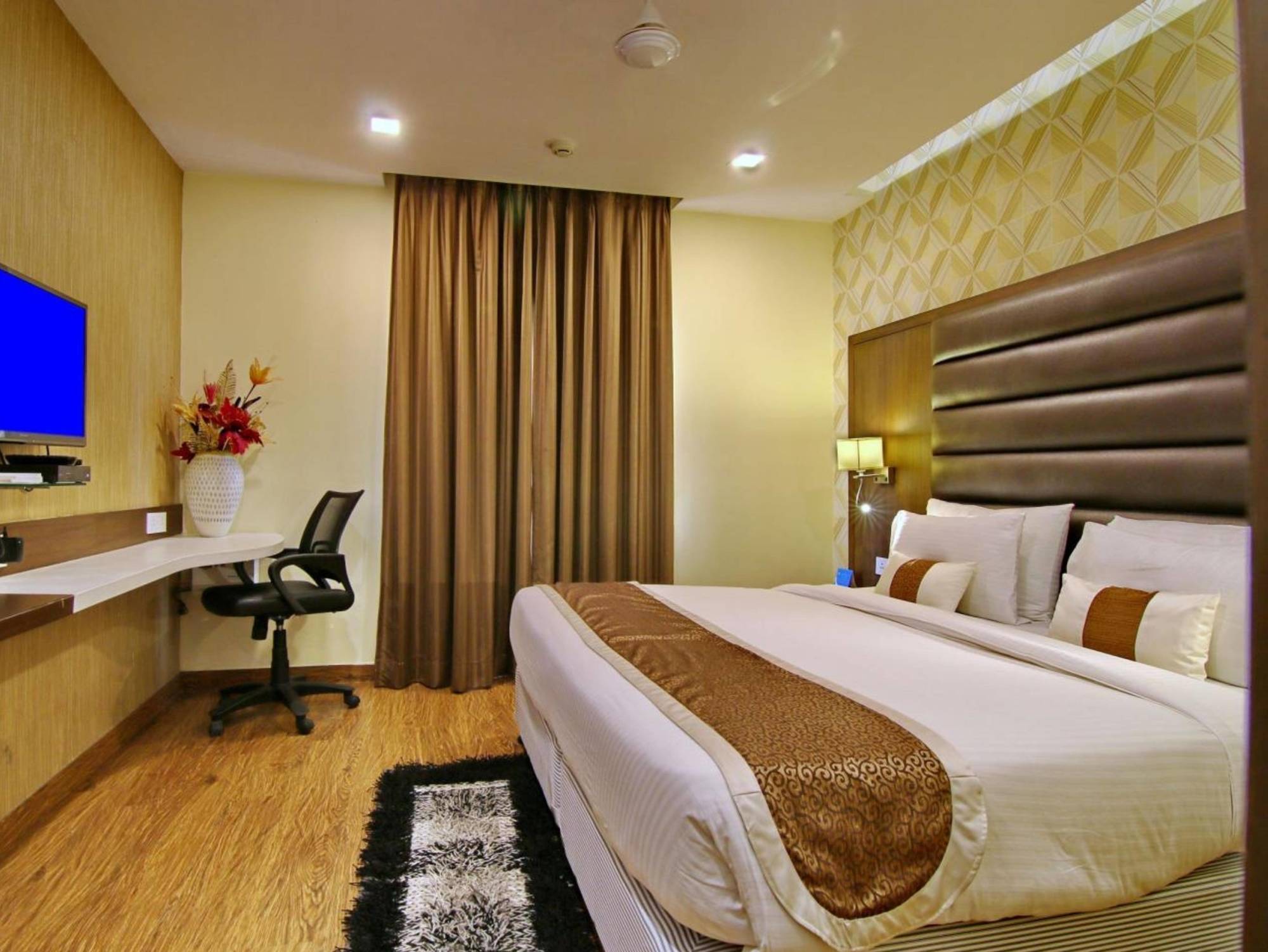 Hotel Casaya Inn Chinhat エクステリア 写真