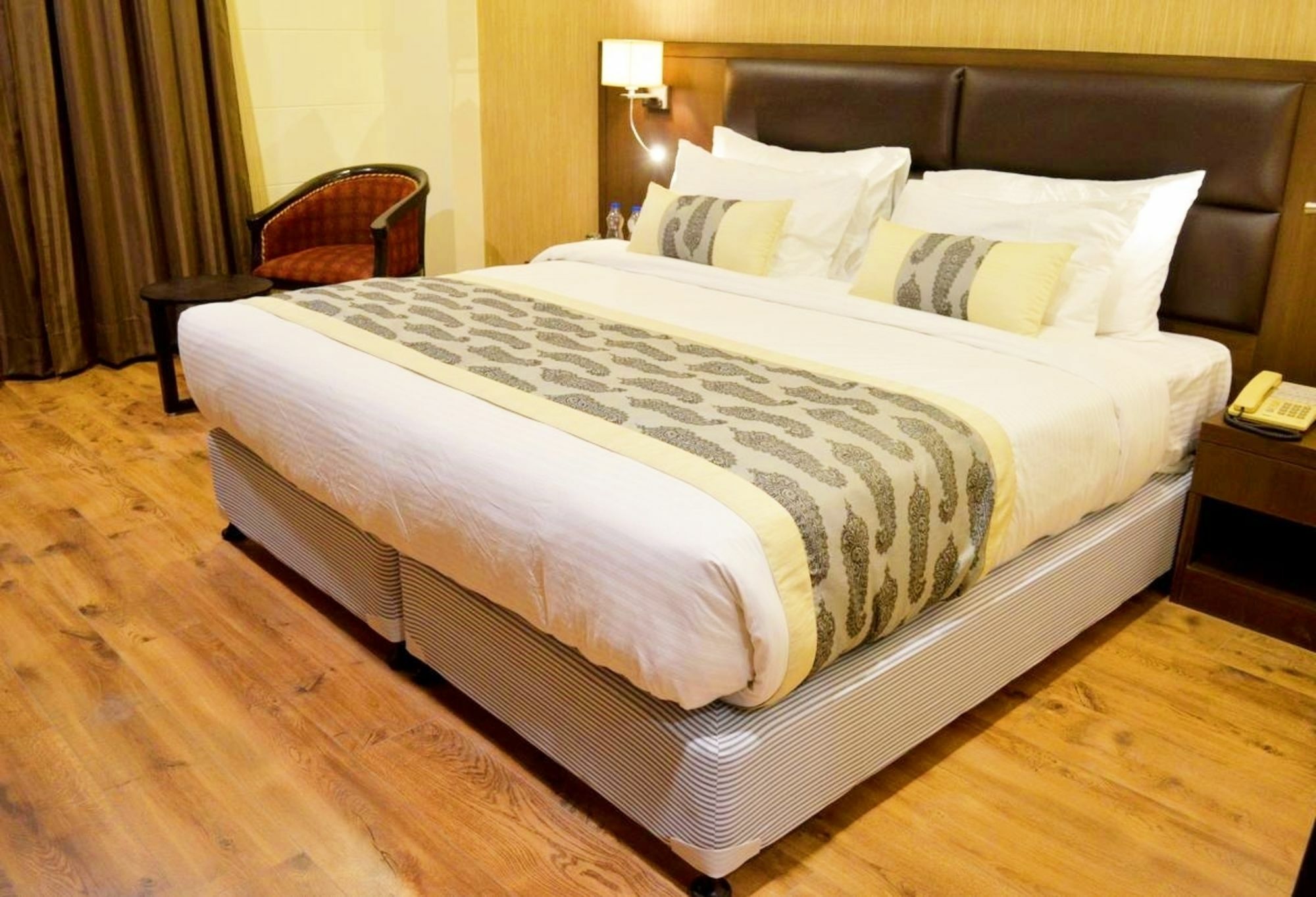 Hotel Casaya Inn Chinhat エクステリア 写真