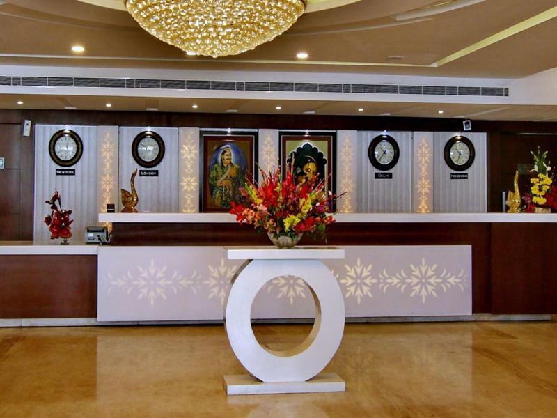 Hotel Casaya Inn Chinhat エクステリア 写真
